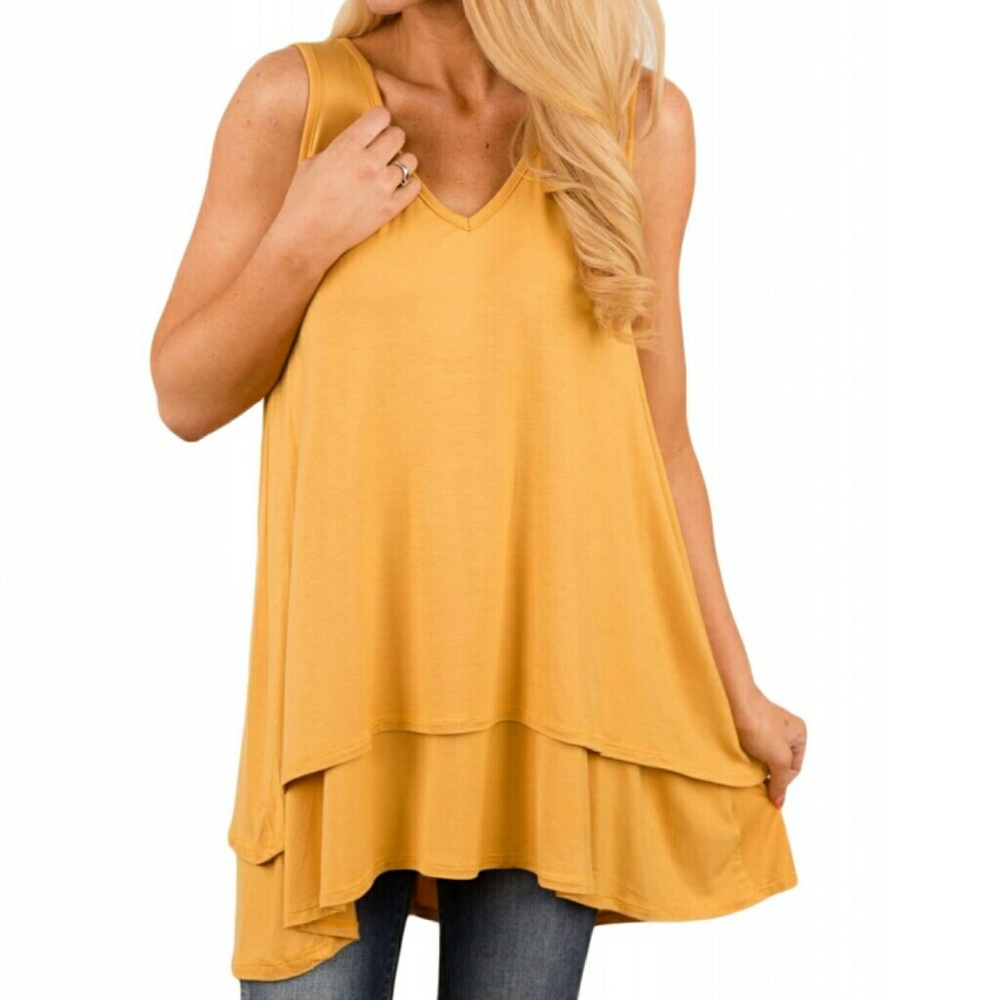 NWOT BOUTIQUE TOP